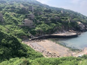 枸杞島・緑に飲み込まれる村・港